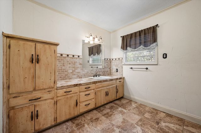 1445 Oaklawn Drive, Corsicana, TX 75110