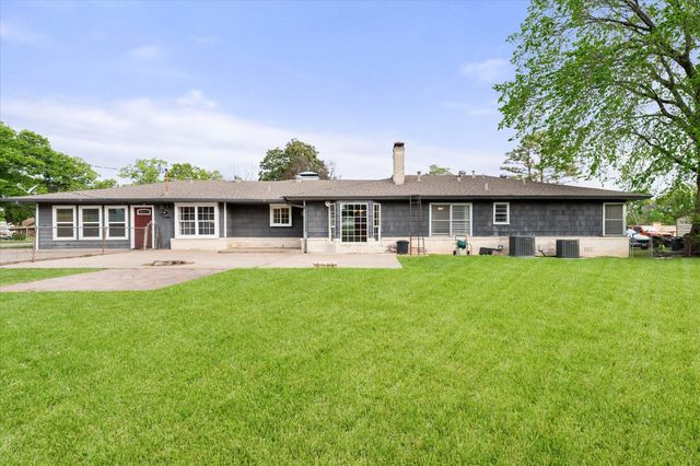 1445 Oaklawn Drive, Corsicana, TX 75110