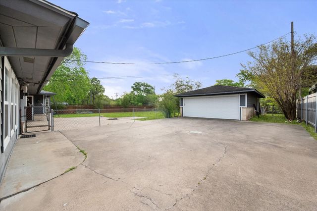 1445 Oaklawn Drive, Corsicana, TX 75110