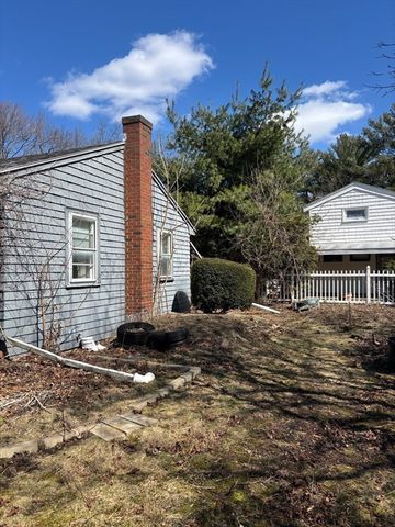 2 Savin Road, Wakefield, MA 01880