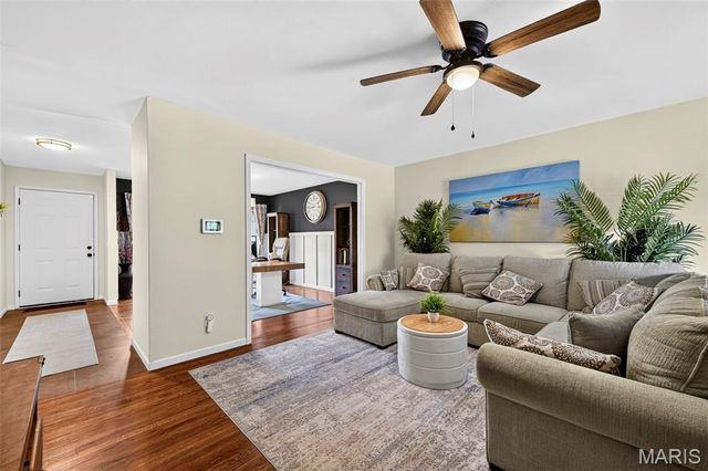 2414 Crestline Drive, St Louis, MO 63129