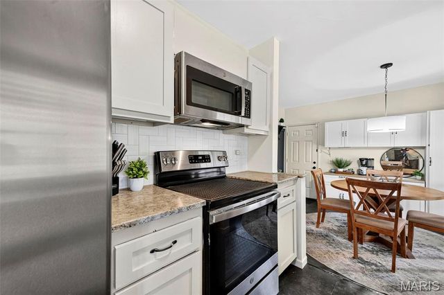 2414 Crestline Drive, St Louis, MO 63129