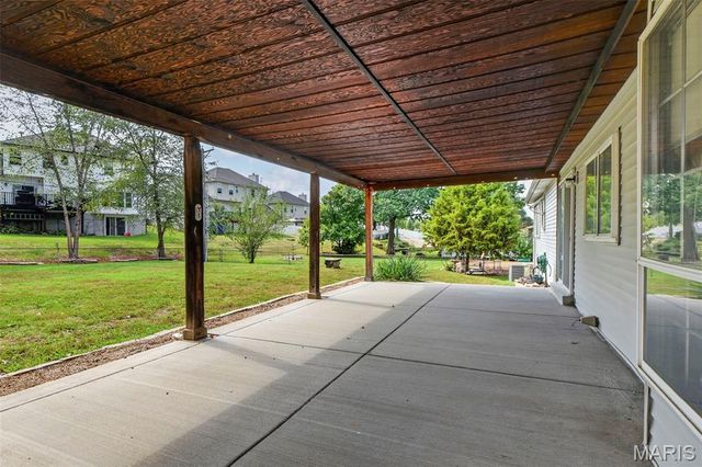 2414 Crestline Drive, St Louis, MO 63129