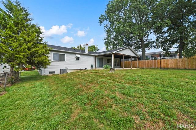 2414 Crestline Drive, St Louis, MO 63129