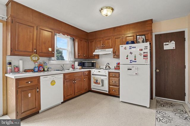 355 VISTA DR, Ephrata, PA 17522