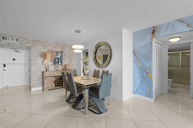 18071 Biscayne Blvd 402, Aventura, FL 33160