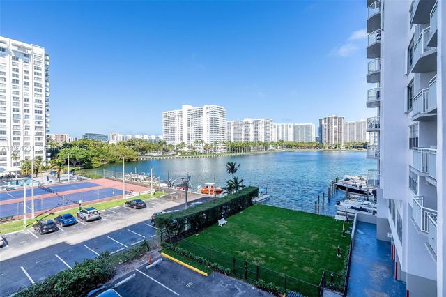 18071 Biscayne Blvd 402, Aventura, FL 33160