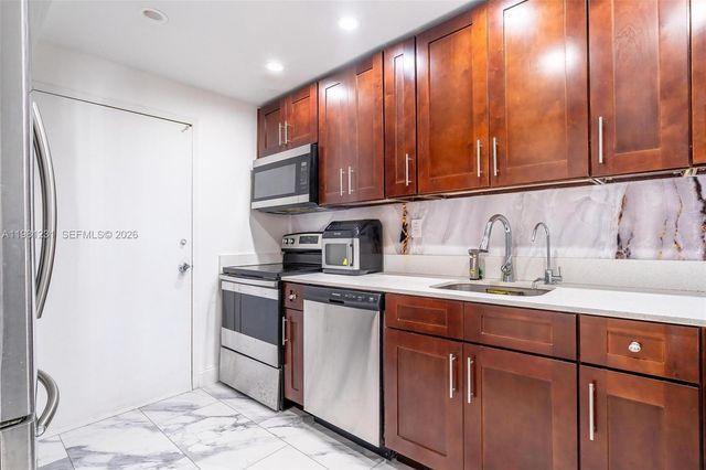 18071 Biscayne Blvd 402, Aventura, FL 33160