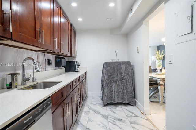 18071 Biscayne Blvd 402, Aventura, FL 33160