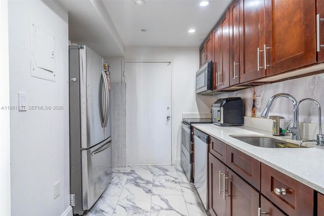 18071 Biscayne Blvd 402, Aventura, FL 33160