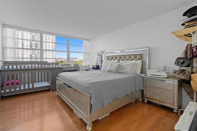 18071 Biscayne Blvd 402, Aventura, FL 33160