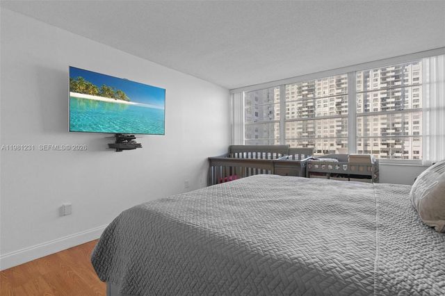 18071 Biscayne Blvd 402, Aventura, FL 33160