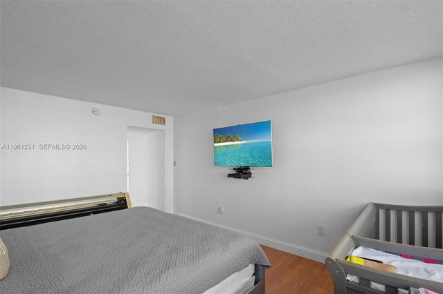 18071 Biscayne Blvd 402, Aventura, FL 33160