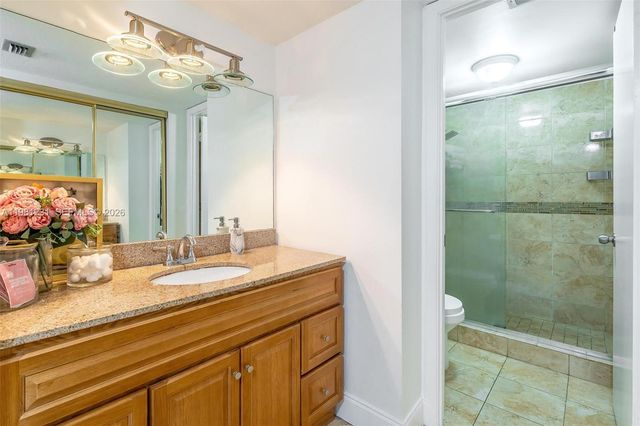 18071 Biscayne Blvd 402, Aventura, FL 33160