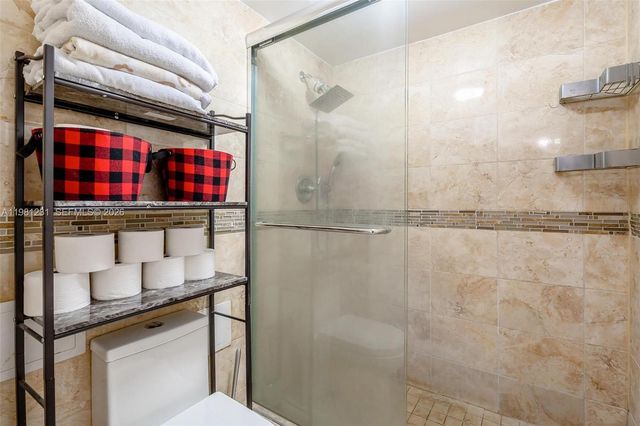 18071 Biscayne Blvd 402, Aventura, FL 33160