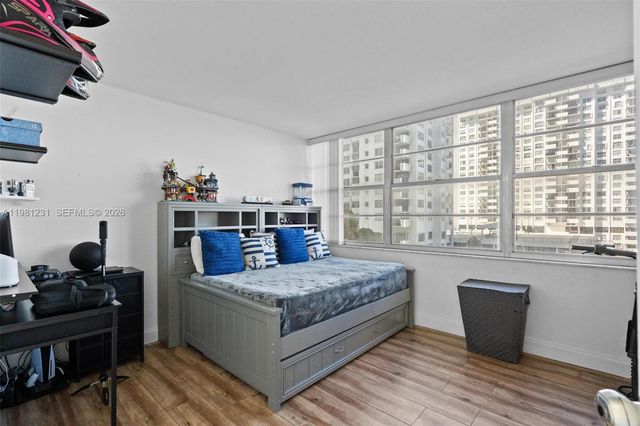 18071 Biscayne Blvd 402, Aventura, FL 33160