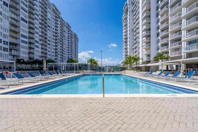 18071 Biscayne Blvd 402, Aventura, FL 33160