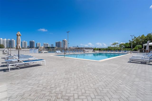 18071 Biscayne Blvd 402, Aventura, FL 33160