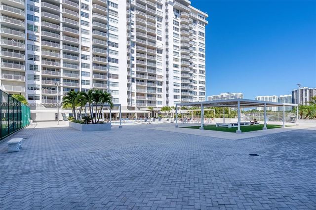 18071 Biscayne Blvd 402, Aventura, FL 33160