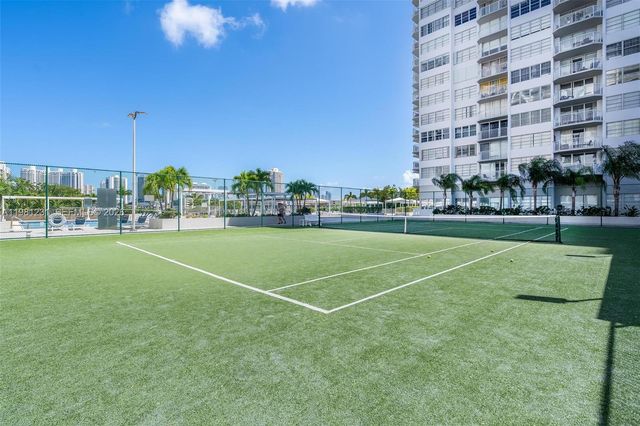 18071 Biscayne Blvd 402, Aventura, FL 33160