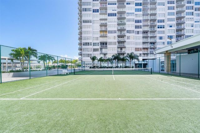 18071 Biscayne Blvd 402, Aventura, FL 33160