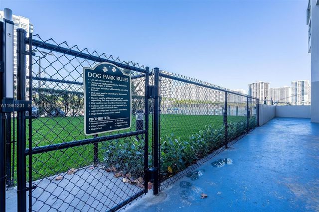 18071 Biscayne Blvd 402, Aventura, FL 33160