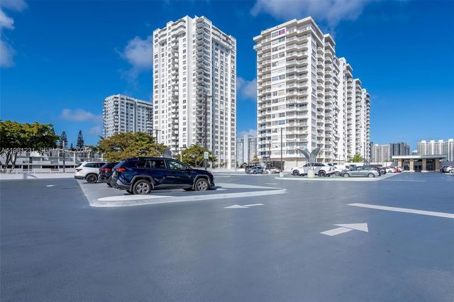 18071 Biscayne Blvd 402, Aventura, FL 33160