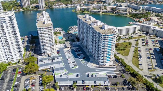 18071 Biscayne Blvd 402, Aventura, FL 33160