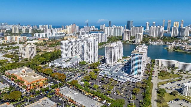18071 Biscayne Blvd 402, Aventura, FL 33160