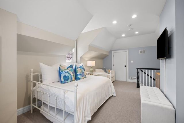 1482 Edgewood Lane, Winnetka, IL 60093