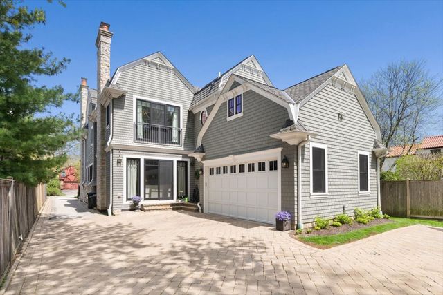 1482 Edgewood Lane, Winnetka, IL 60093