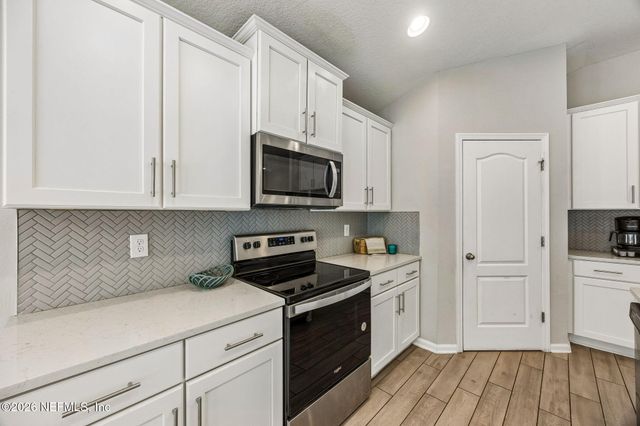 65908 EDGEWATER Drive, Yulee, FL 32097