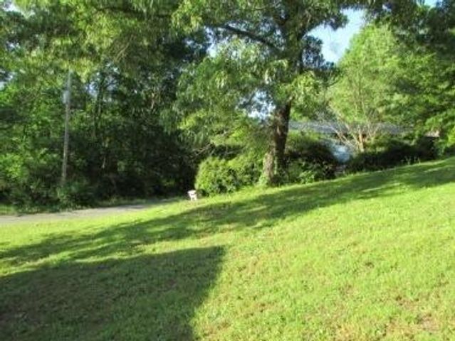 8 Taylor Street, Rossville, GA 30741