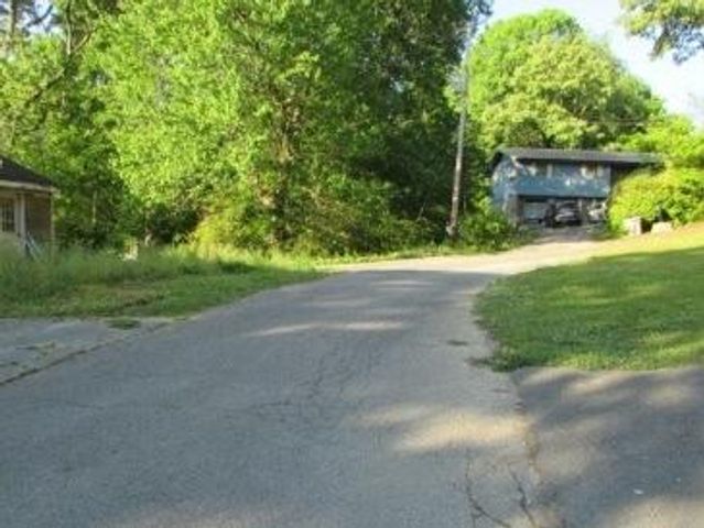 8 Taylor Street, Rossville, GA 30741