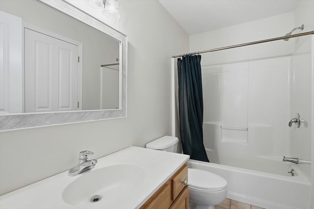 14 Amberville, North Andover, MA 01845