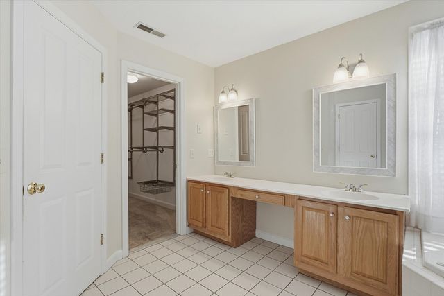 14 Amberville, North Andover, MA 01845