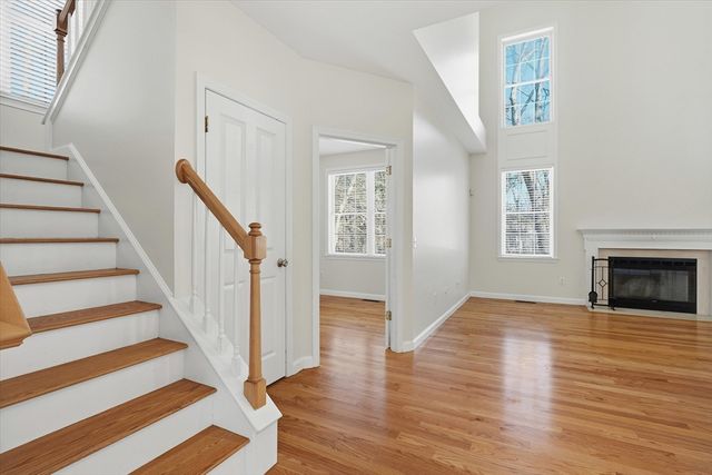 14 Amberville, North Andover, MA 01845