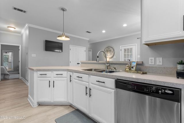 969 Laa La Way, Diamondhead, MS 39525