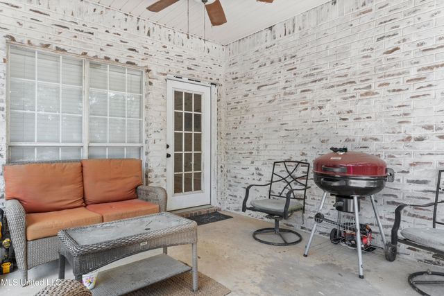 969 Laa La Way, Diamondhead, MS 39525