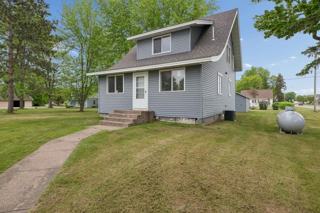 410 5th Avenue SE, Milaca, MN 56353