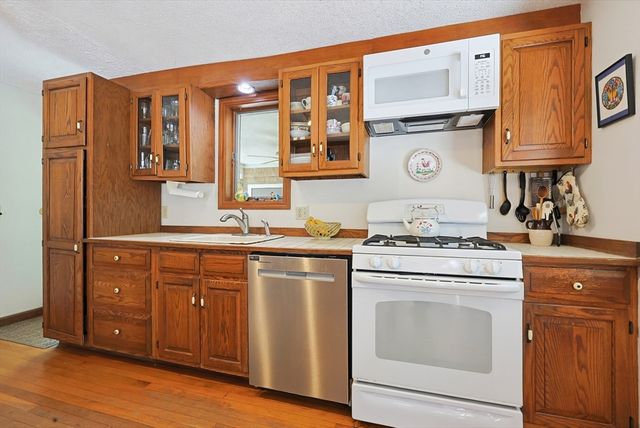 1775 Drift Rd, Westport, MA 02790