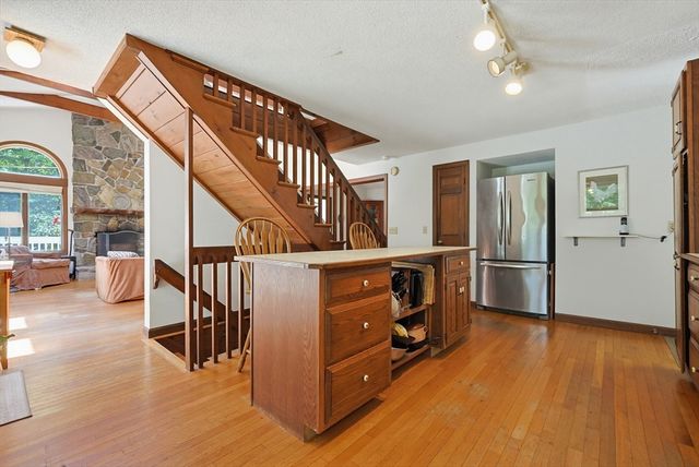 1775 Drift Rd, Westport, MA 02790