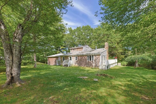 1775 Drift Rd, Westport, MA 02790
