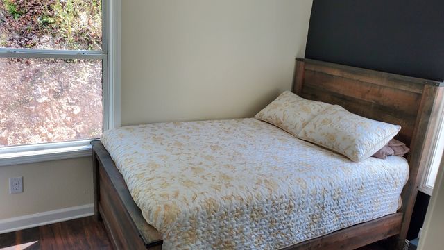 570 Beasley Hollow Rd, Linden, TN 37096