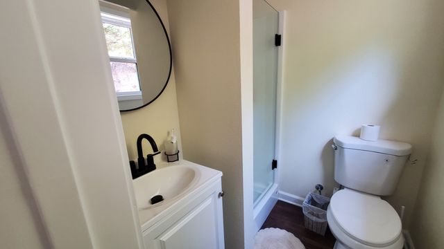570 Beasley Hollow Rd, Linden, TN 37096