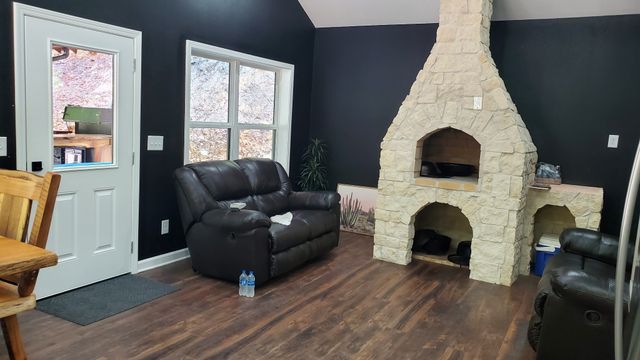 570 Beasley Hollow Rd, Linden, TN 37096