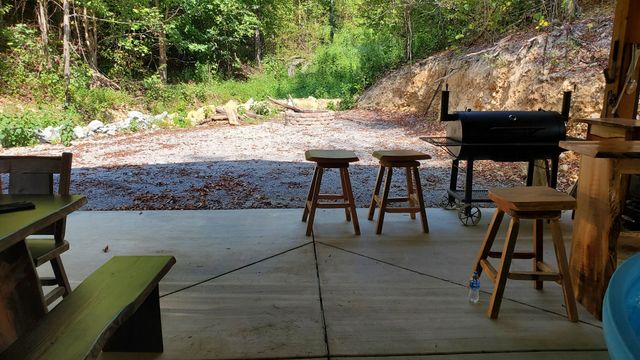 570 Beasley Hollow Rd, Linden, TN 37096