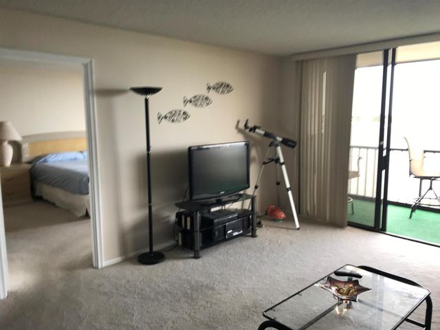 5200 N Flagler Drive SE 702, West Palm Beach, FL 33407