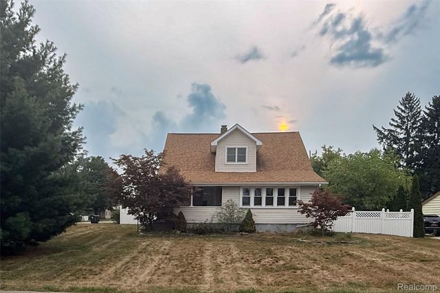 20403 Hugh Street, Livonia, MI 48152