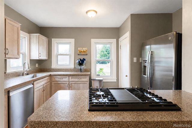20403 Hugh Street, Livonia, MI 48152